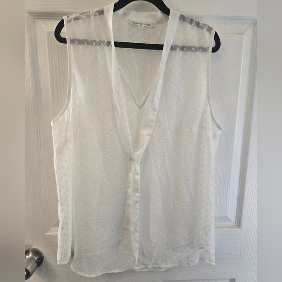 SALE!! Daniel Rainn Sheer White Sleeveless Top - Picture 2 of 10